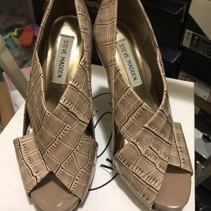 Steve Madden Peep Toe Sandals
